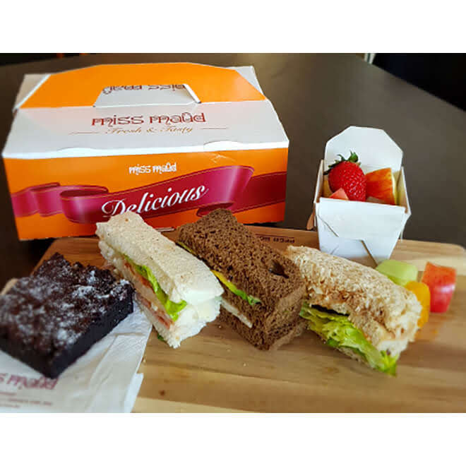 Halal Chicken & Salad Sandwich Lunch Box Miss Maud